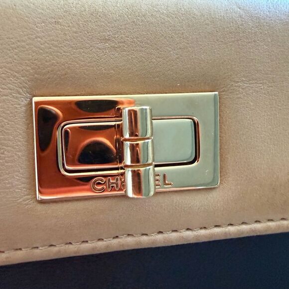 RARE ! CHANEL Black and Beige Double Flap Y2K Chocolate Bar Clutch - Picture 5 of 17